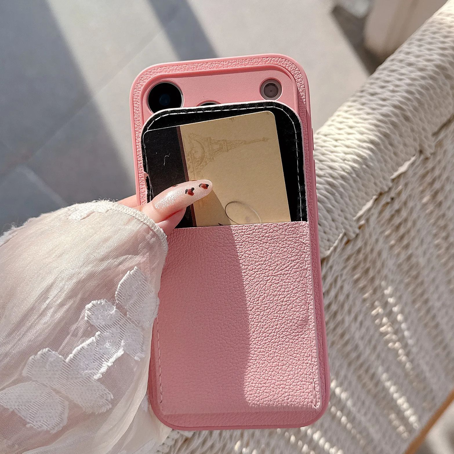 فتحة للبطاقات محفظة بو الجلود  - مراجعة Leather Card Wallet وسعره