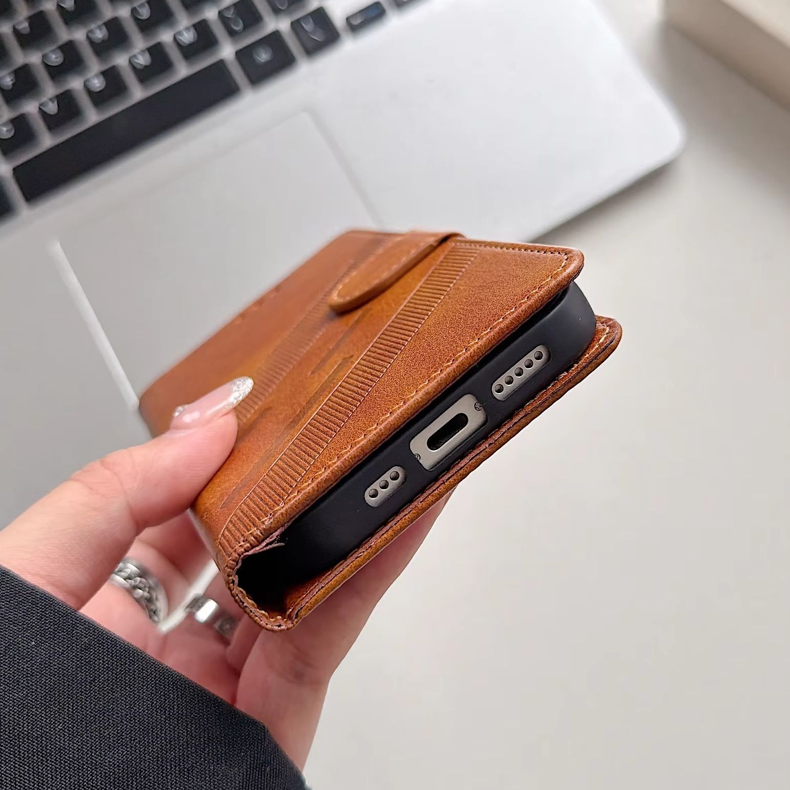 حافظة هاتف جلد PU قابلة للطي ب - مراجعة Leather Card Wallet وسعره